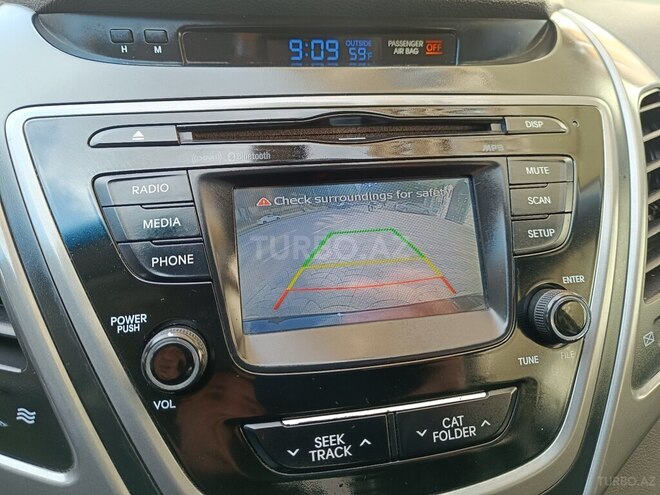 Hyundai Elantra-14