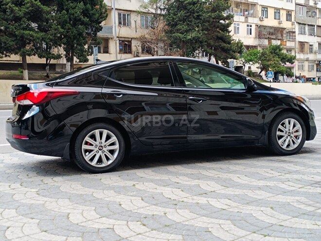 Hyundai Elantra-18