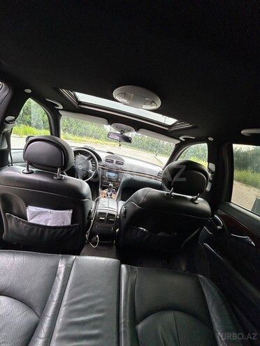 Mercedes E 240-13