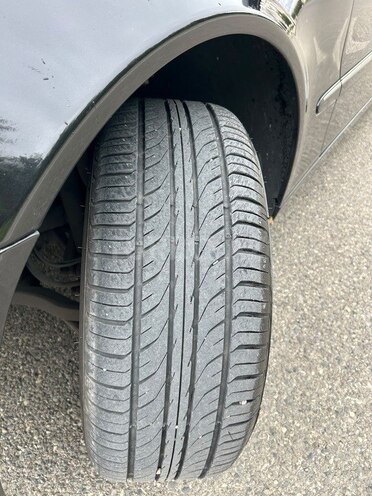 Mercedes E 240-10