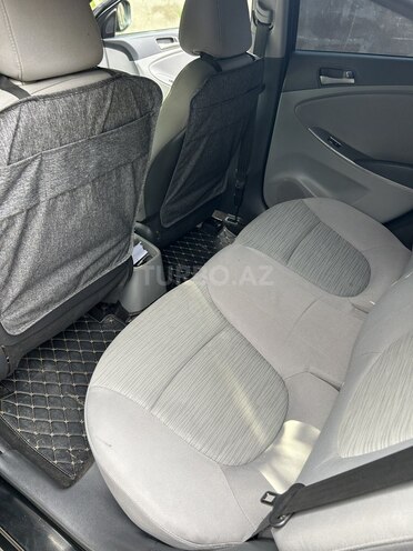 Hyundai Accent-10
