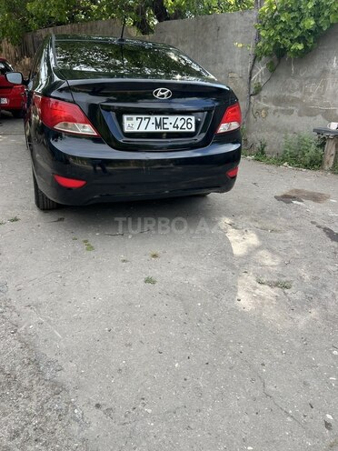 Hyundai Accent-2