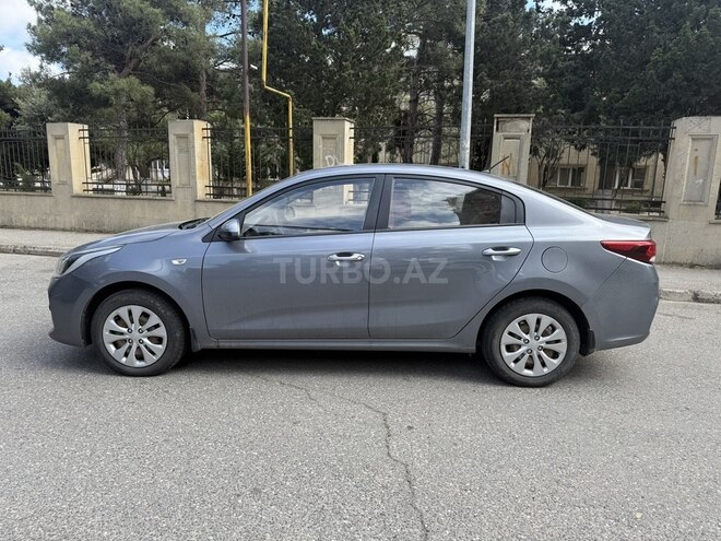 Kia Rio-5