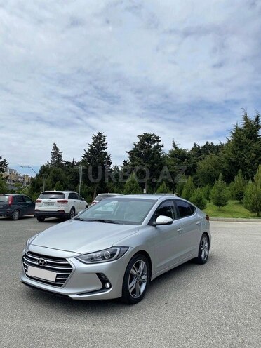 Hyundai Elantra-2