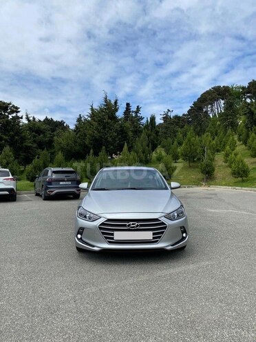 Hyundai Elantra-1