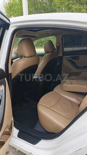 Hyundai Elantra-7