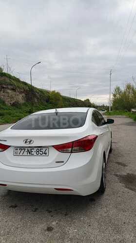 Hyundai Elantra-3