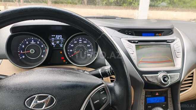 Hyundai Elantra-6