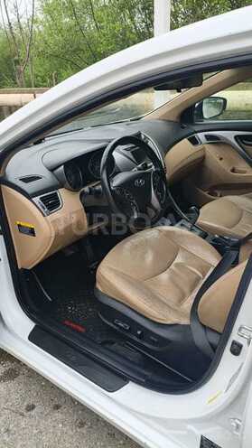 Hyundai Elantra-5