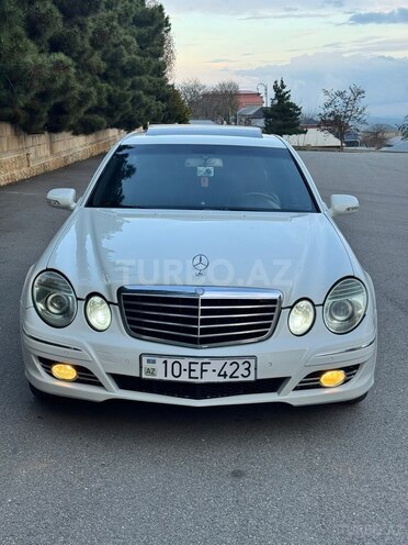Mercedes E 220-1