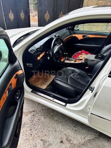 Mercedes E 220-11