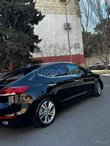 Hyundai Elantra-7
