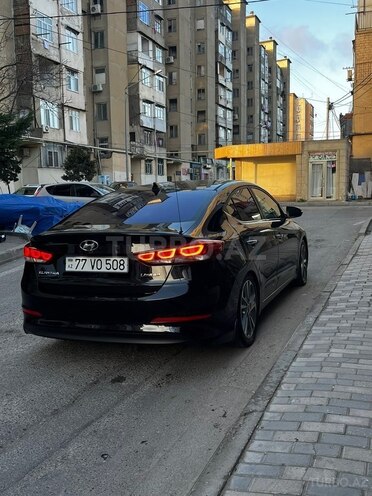 Hyundai Elantra-14