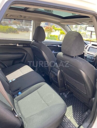 Kia Sorento-8