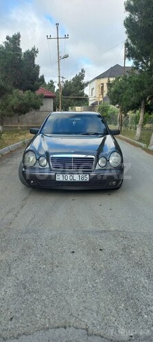 Mercedes E 200-2