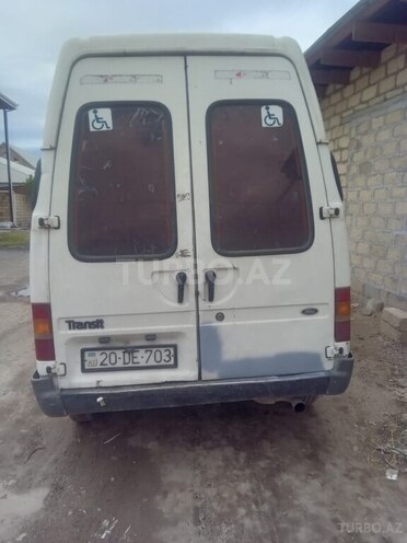 Ford Transit-3