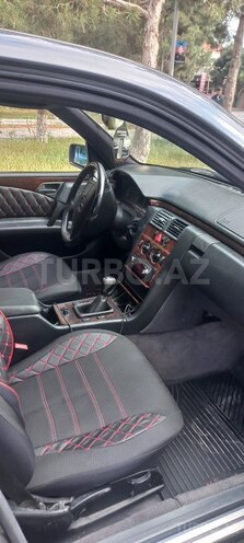 Mercedes E 200-9