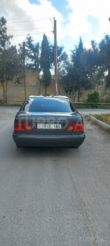 Mercedes E 200-7