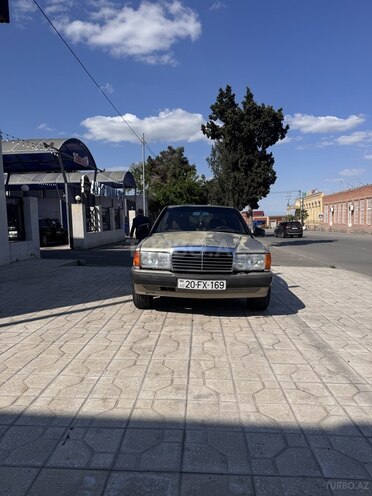 Mercedes 190-2