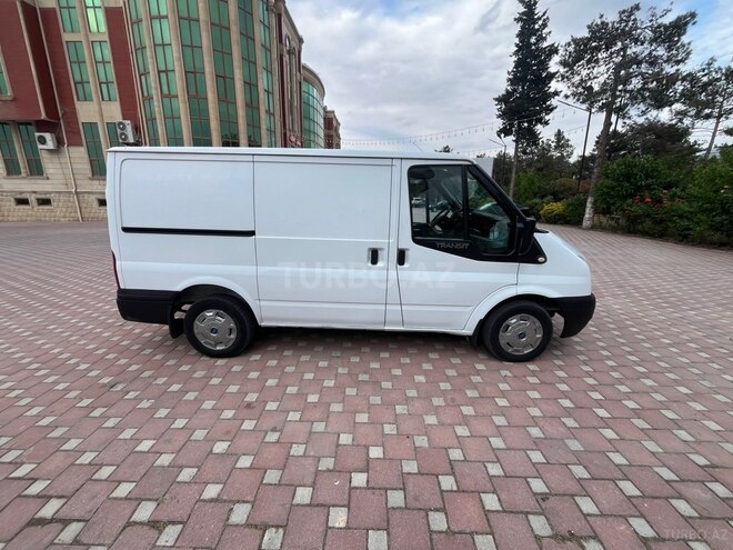 Ford Transit-4