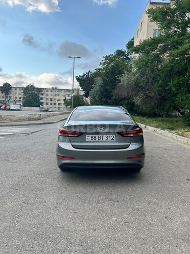 Hyundai Avante-4
