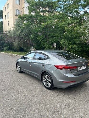Hyundai Avante-5