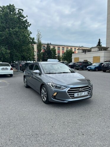 Hyundai Avante-9