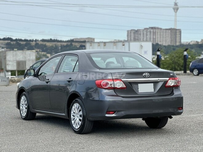 Toyota Corolla-6