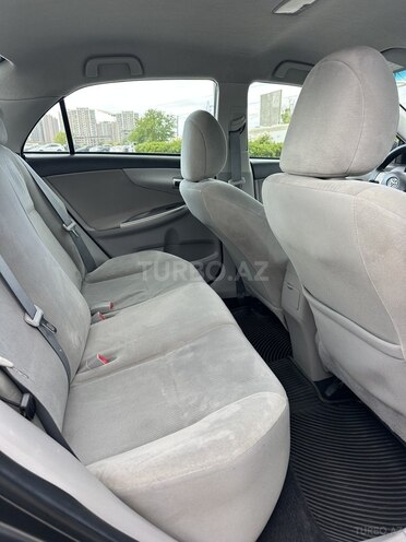 Toyota Corolla-10
