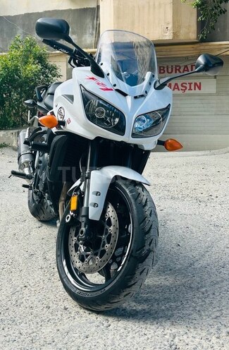Yamaha FZ1-2