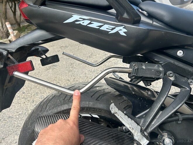 Yamaha FZ1-6