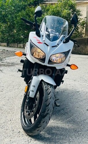 Yamaha FZ1-4