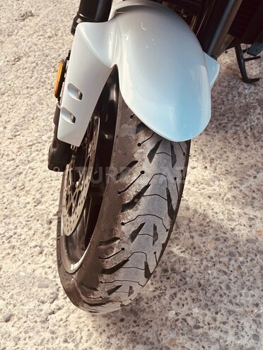 Yamaha FZ1-15