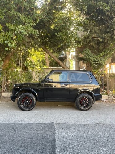 LADA (VAZ) Niva-8