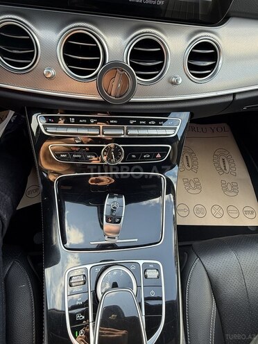 Mercedes E 300-9