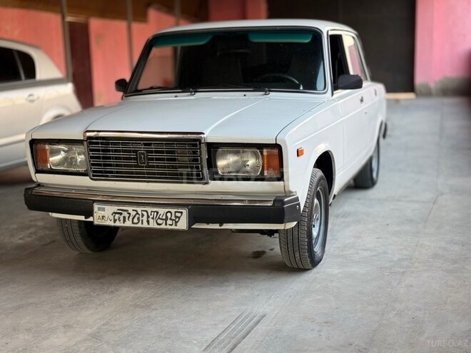 LADA (VAZ) 2107-2