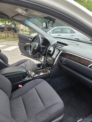 Toyota Camry-10