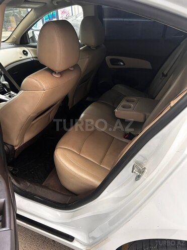 Chevrolet Cruze-5