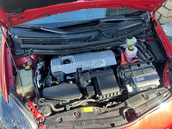 Toyota Prius-10