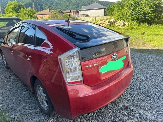 Toyota Prius-8