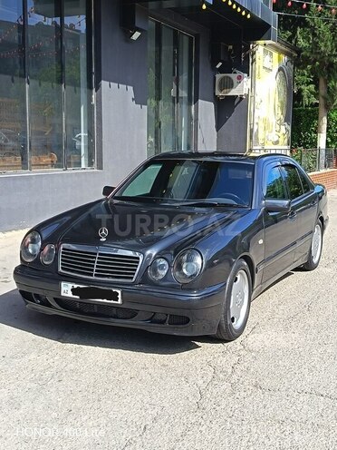 Mercedes E 200-3