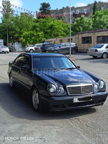 Mercedes E 200-2