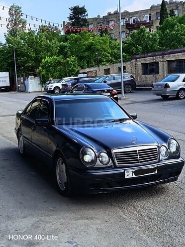 Mercedes E 200-5