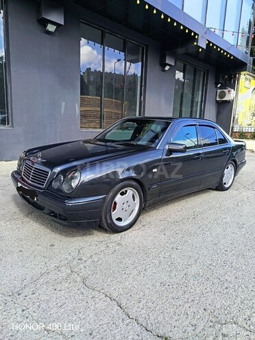 Mercedes E 200-8