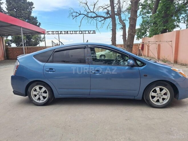 Toyota Prius-5
