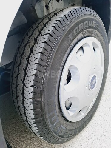 Ford Transit-14