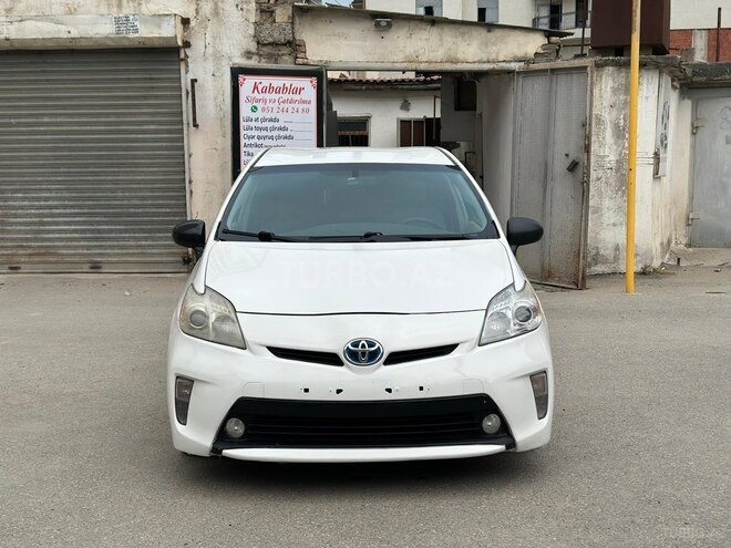 Toyota Prius-2