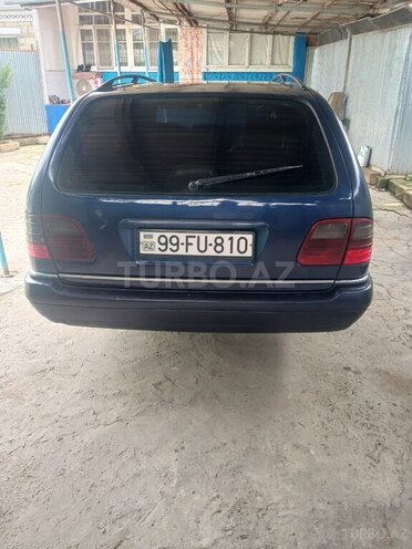 Mercedes E 220-2
