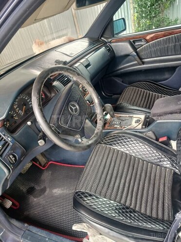 Mercedes E 220-9