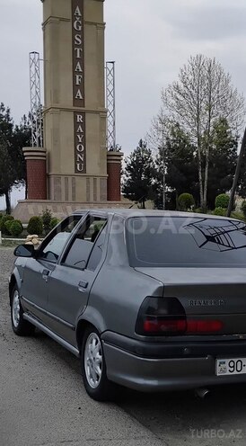 Renault 19-10